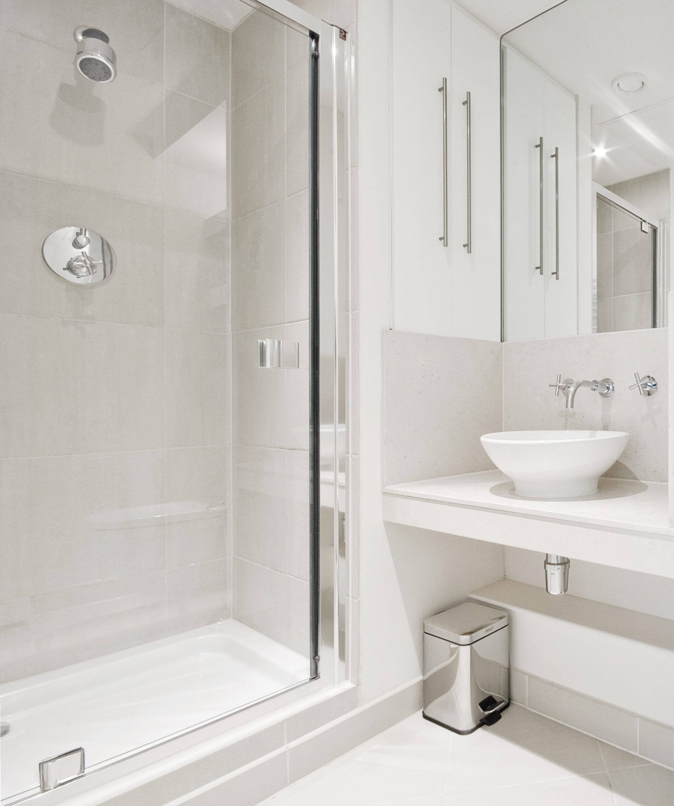 Carrelage pour une petite salle de bain - lumineux