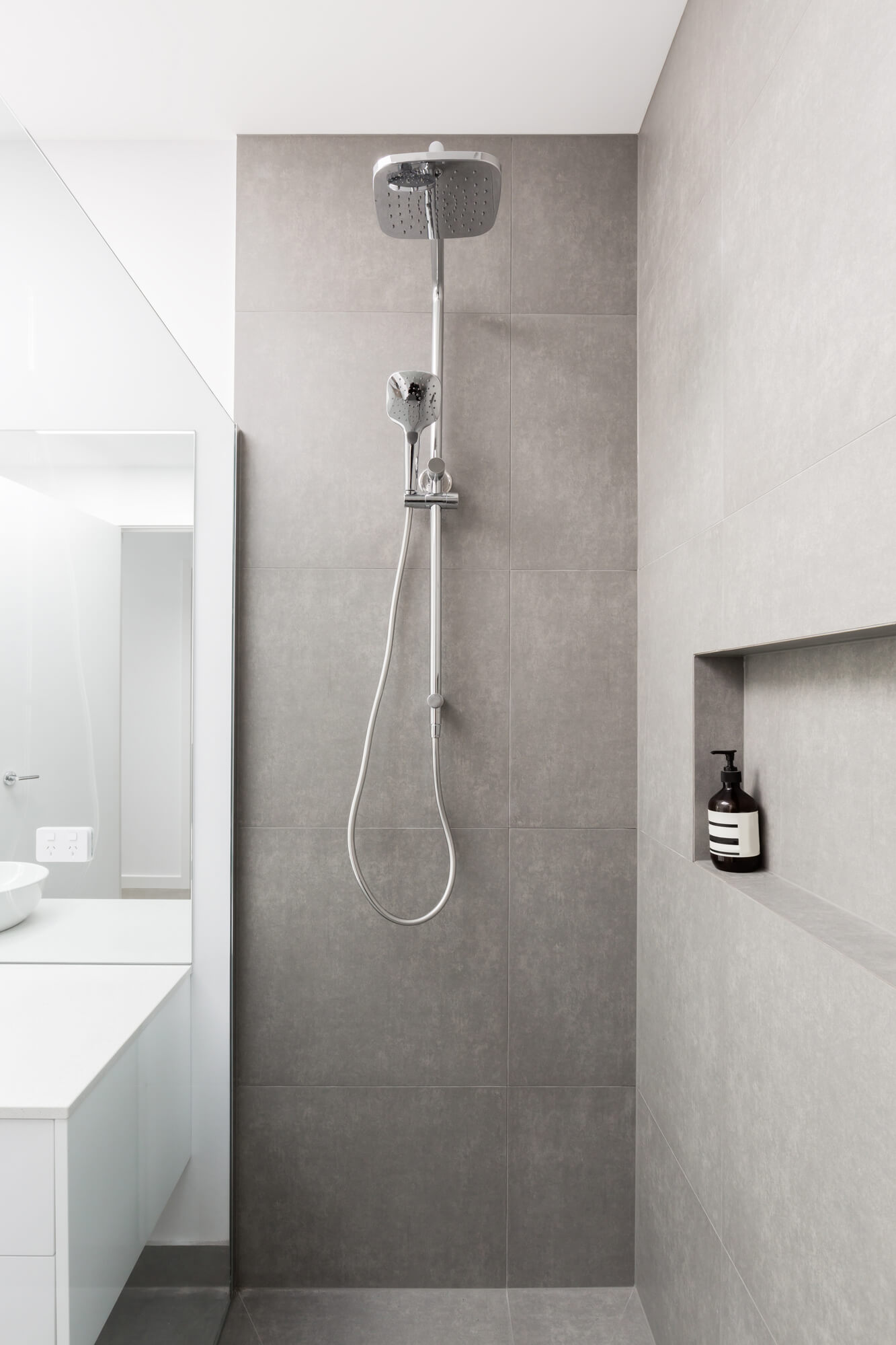 Étagères de douche - types et installation