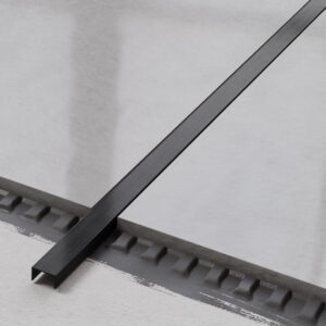 Profilé décoratif U rectifié - noir mat