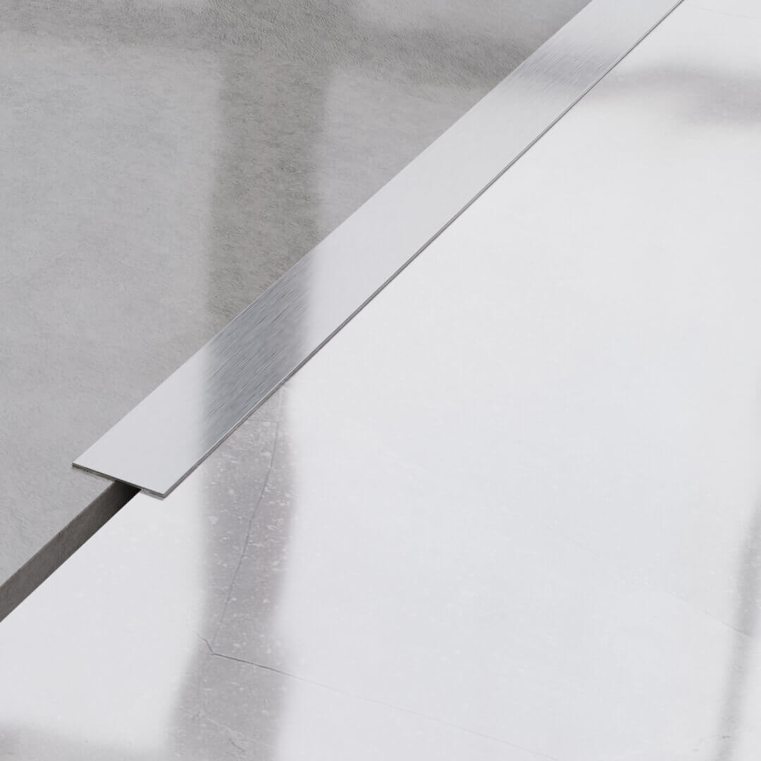Profilé plat décoratif en acier argenté mat